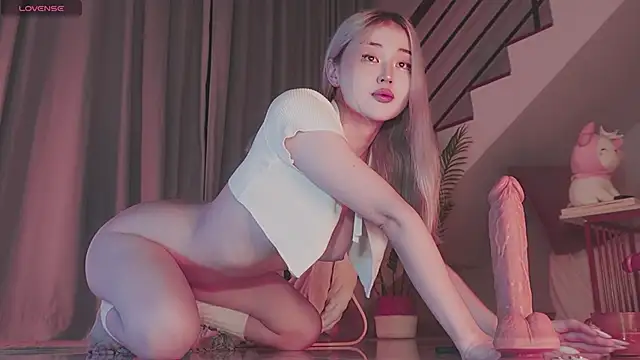 hyun chia online show from 03-08-25, 10:45