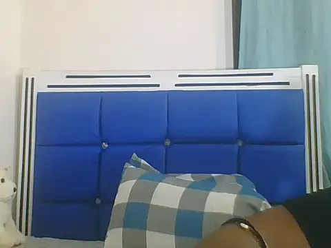 Snapshot of Sweetbaby004 chatting on 09-24-25, 04:10 Sweetbaby004 online show from 09-24-25, 04:10