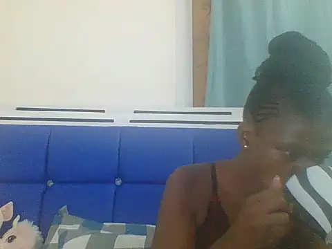 Snapshot of Sweetbaby004 chatting on 09-27-25, 06:40 Sweetbaby004 online show from 09-27-25, 06:40