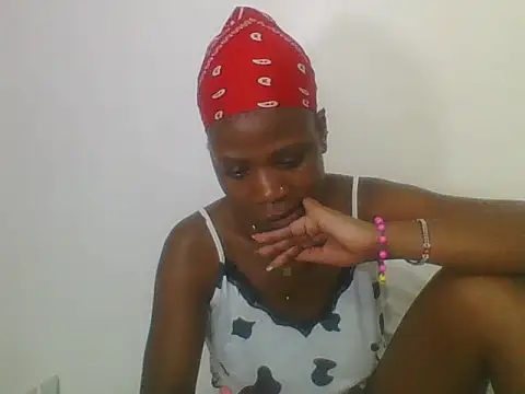 Snapshot of Sweetbaby004 chatting on 10-13-25, 03:01 Sweetbaby004 online show from 10-13-25, 03:01