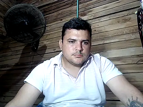 Snapshot of Arcangel_05 chatting on 03-23-26, 02:15 Arcangel 05 online show from 03-23-26, 02:15