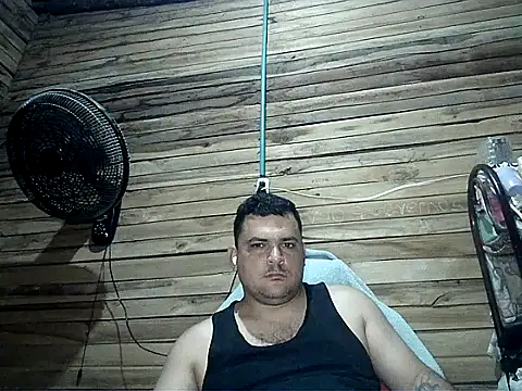 Snapshot of Arcangel_05 chatting on 07-07-26, 05:21 Arcangel 05 online show from 07-07-26, 05:21