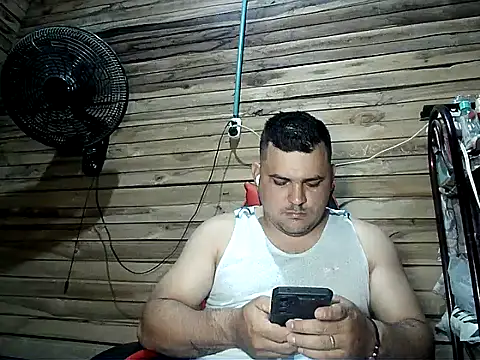 Snapshot of Arcangel_05 chatting on 07-14-26, 03:22 Arcangel 05 online show from 07-14-26, 03:22