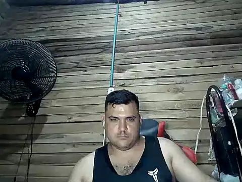 Snapshot of Arcangel_05 chatting on 07-20-26, 03:10 Arcangel 05 online show from 07-20-26, 03:10