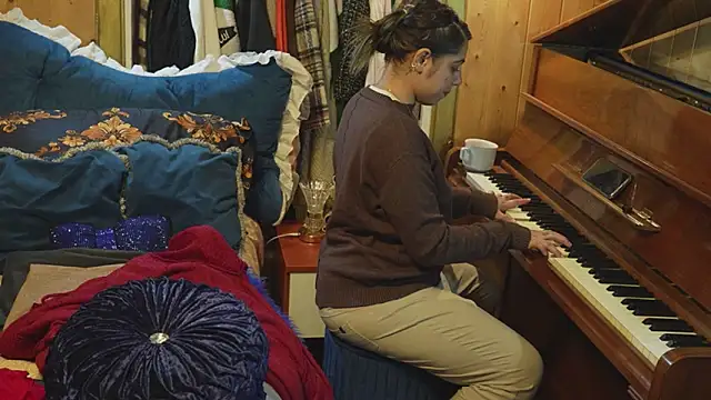 VanessaDoyle online show from 09-23-25, 04:32