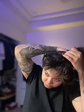 drizzypeach602 online show from 02-07-25, 09:16