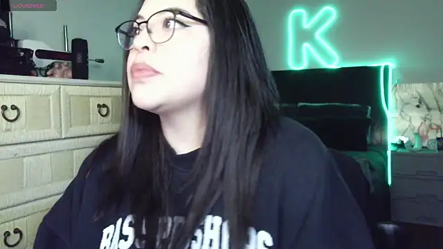 drizzypeach602 online show from 03-18-26, 02:37