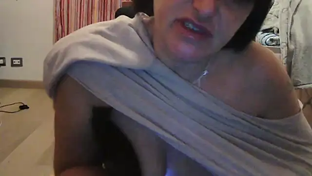 Snapshot of Althea_Love chatting on 01-06-26, 04:00 Althea Love online show from 01-06-26, 04:00