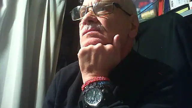 nonnomaturobisex online show from 10-16-25, 08:15