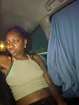 Snapshot of oliviaprettypussy chatting on 11-25-25, 03:50 oliviaprettypussy online show from 11-25-25, 03:50