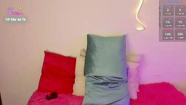 Snapshot of cloe_25 chatting on 02-28-26, 12:33 cloe 25 online show from 02-28-26, 12:33