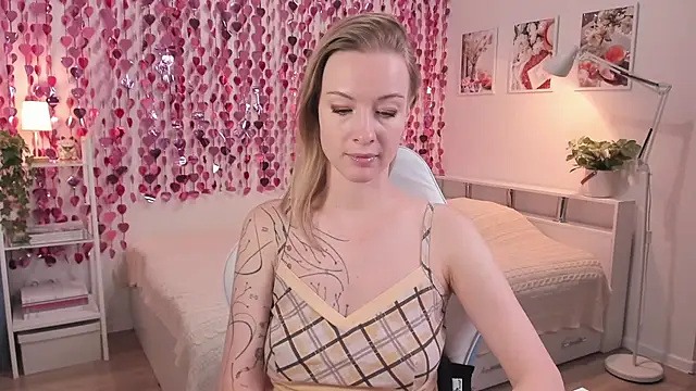 Snapshot of MissRightX chatting on 02-03-26, 10:09 MissRightX online show from 02-03-26, 10:09