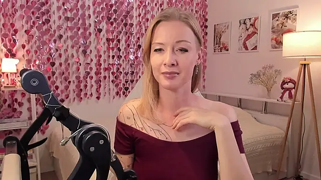 Snapshot of MissRightX chatting on 07-12-26, 09:55 MissRightX online show from 07-12-26, 09:55