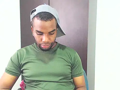 Snapshot of Rene_hotman chatting on 02-08-25, 07:38 Rene hotman online show from 02-08-25, 07:38