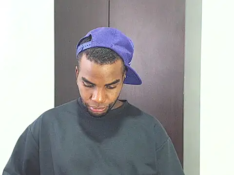 Snapshot of Rene_hotman chatting on 02-09-25, 07:52 Rene hotman online show from 02-09-25, 07:52