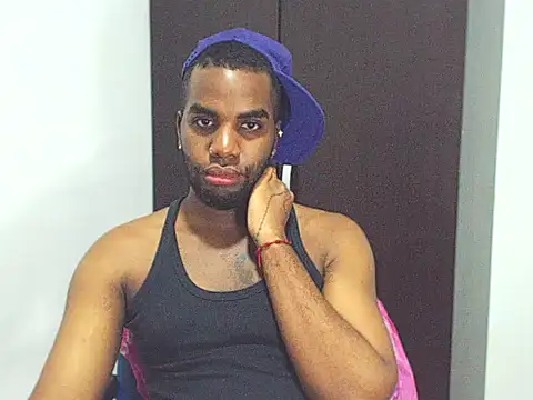 Snapshot of Rene_hotman chatting on 02-11-25, 02:25 Rene hotman online show from 02-11-25, 02:25