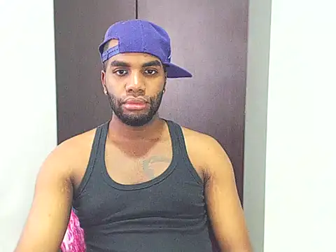 Snapshot of Rene_hotman chatting on 02-12-25, 07:35 Rene hotman online show from 02-12-25, 07:35