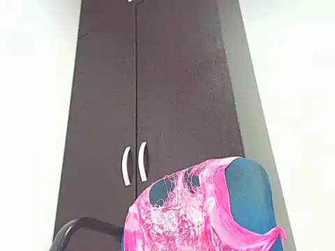 Snapshot of Rene_hotman chatting on 02-12-25, 10:37 Rene hotman online show from 02-12-25, 10:37