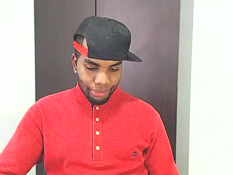 Snapshot of Rene_hotman chatting on 02-22-25, 07:47 Rene hotman online show from 02-22-25, 07:47