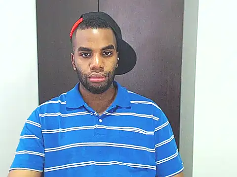 Snapshot of Rene_hotman chatting on 02-28-25, 07:46 Rene hotman online show from 02-28-25, 07:46