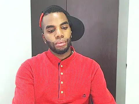 Snapshot of Rene_hotman chatting on 03-02-25, 09:01 Rene hotman online show from 03-02-25, 09:01