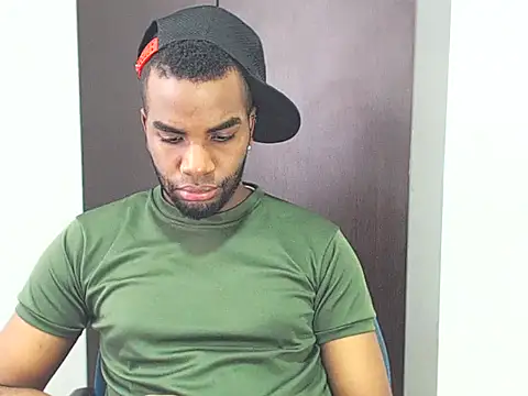 Snapshot of Rene_hotman chatting on 03-03-25, 07:39 Rene hotman online show from 03-03-25, 07:39