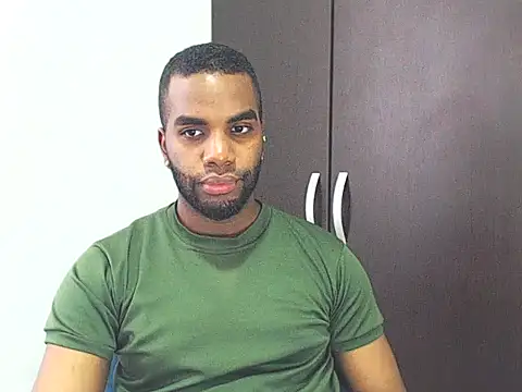 Snapshot of Rene_hotman chatting on 03-05-25, 08:00 Rene hotman online show from 03-05-25, 08:00