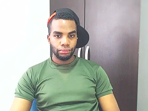 Snapshot of Rene_hotman chatting on 03-10-25, 07:18 Rene hotman online show from 03-10-25, 07:18