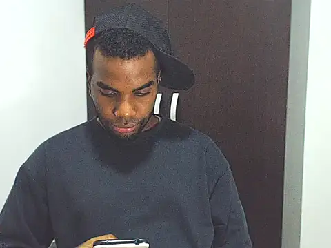 Snapshot of Rene_hotman chatting on 03-12-25, 07:17 Rene hotman online show from 03-12-25, 07:17