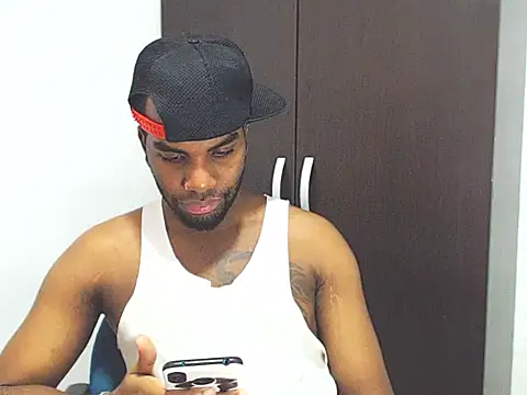 Snapshot of Rene_hotman chatting on 03-14-25, 07:55 Rene hotman online show from 03-14-25, 07:55