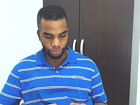 Snapshot of Rene_hotman chatting on 03-16-25, 08:21 Rene hotman online show from 03-16-25, 08:21