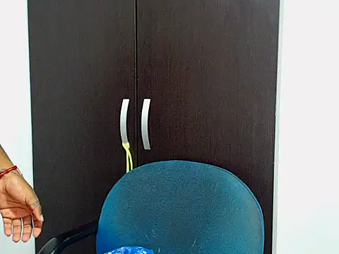 Snapshot of Rene_hotman chatting on 09-20-25, 09:05 Rene hotman online show from 09-20-25, 09:05