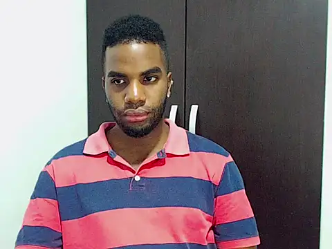 Snapshot of Rene_hotman chatting on 10-17-25, 08:33 Rene hotman online show from 10-17-25, 08:33