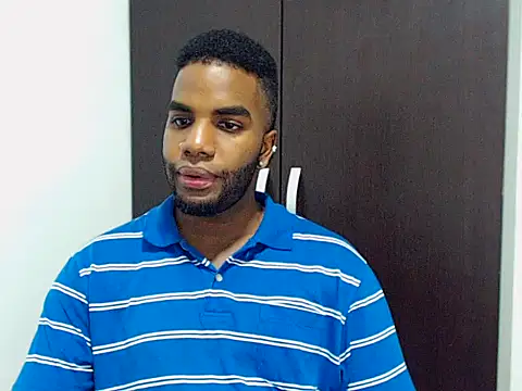 Snapshot of Rene_hotman chatting on 10-18-25, 09:37 Rene hotman online show from 10-18-25, 09:37