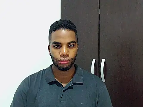 Snapshot of Rene_hotman chatting on 10-19-25, 07:47 Rene hotman online show from 10-19-25, 07:47