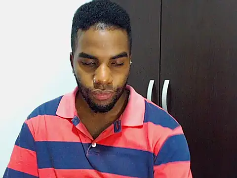 Snapshot of Rene_hotman chatting on 10-23-25, 08:18 Rene hotman online show from 10-23-25, 08:18