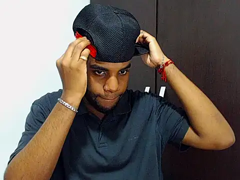 Snapshot of Rene_hotman chatting on 10-29-25, 09:16 Rene hotman online show from 10-29-25, 09:16