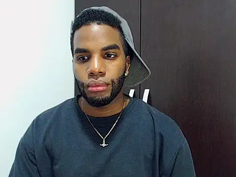 Snapshot of Rene_hotman chatting on 11-22-25, 08:08 Rene hotman online show from 11-22-25, 08:08