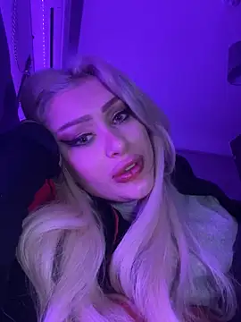 Snapshot of JennaLinn chatting on 01-03-25, 04:27 JennaLinn online show from 01-03-25, 04:27