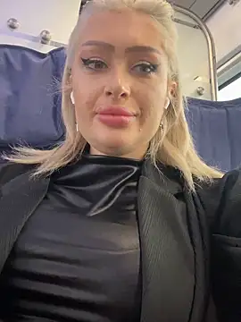Snapshot of JennaLinn chatting on 01-21-25, 11:35 JennaLinn online show from 01-21-25, 11:35