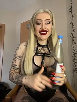 Snapshot of JennaLinn chatting on 01-24-25, 11:59 JennaLinn online show from 01-24-25, 11:59