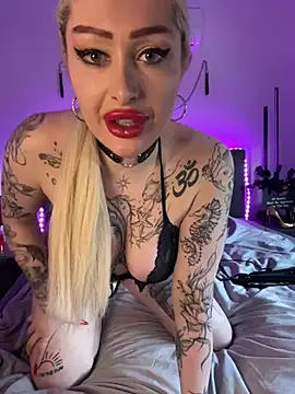 Snapshot of JennaLinn chatting on 03-21-25, 03:35 JennaLinn online show from 03-21-25, 03:35