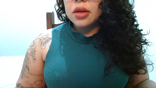 Snapshot of Ivieencanto chatting on 07-31-26, 04:23 Ivieencanto online show from 07-31-26, 04:23