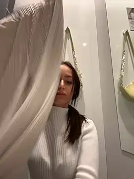 Snapshot of Zeyna1 chatting on 03-12-25, 10:37 Zeyna1 online show from 03-12-25, 10:37