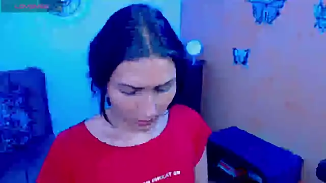 Snapshot of leah-666 chatting on 12-21-24, 01:21 leah-666 online show from 12-21-24, 01:21