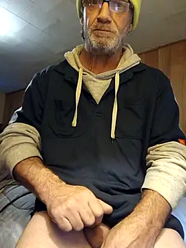 Snapshot of OralDesires2 chatting on 12-19-25, 09:00 OralDesires2 online show from 12-19-25, 09:00