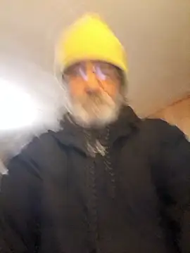 Snapshot of OralDesires2 chatting on 02-05-26, 11:42 OralDesires2 online show from 02-05-26, 11:42