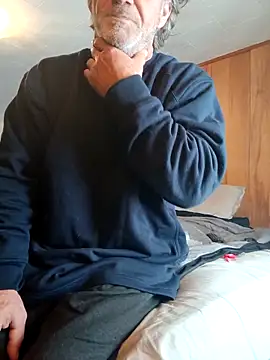 Snapshot of OralDesires2 chatting on 02-21-26, 01:45 OralDesires2 online show from 02-21-26, 01:45