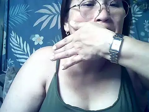 Snapshot of Amazing_Angel22 chatting on 05-11-26, 02:45 Amazing Angel22 online show from 05-11-26, 02:45