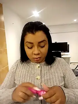 Snapshot of MelanyShayk chatting on 02-13-25, 11:50 MelanyShayk online show from 02-13-25, 11:50